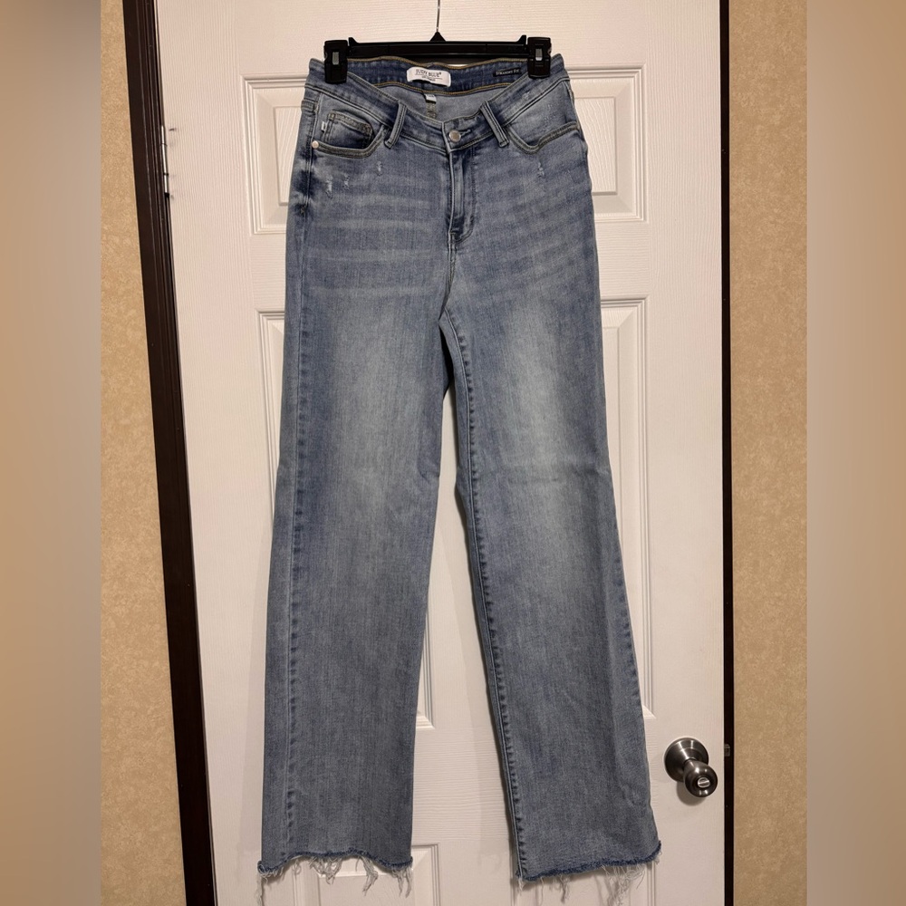 Judy Blue Women’s Straight Fit Jeans